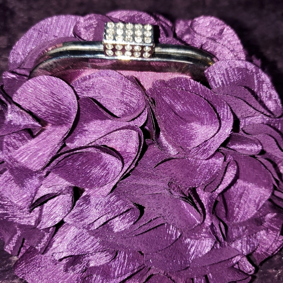 Purse - Picture 2 of 5